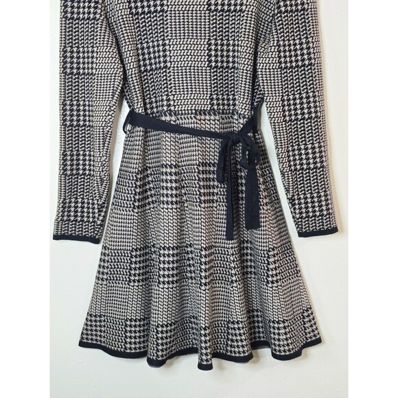 Max Studio Long Sleeve Fit & Flare Belted Sweater Dress Size Large Houndstooth - Picture 4 of 8